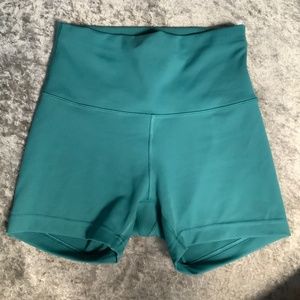 Lululemon Run: Wunder Train Contour Fit High-Rise Short 4"